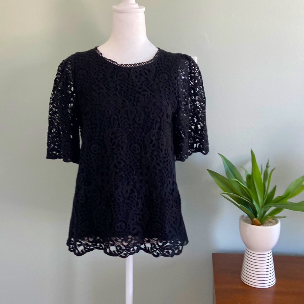Anthropologie Black Lace Overlay Blouse  Excellent like new Condition Si…